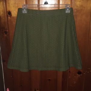 Elastic skirt hexagon pattern green